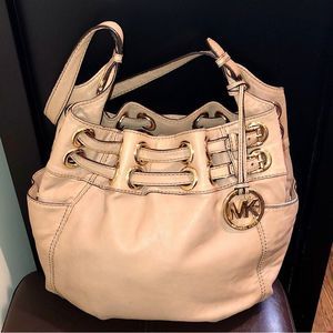MICHAEL KORS Leather Belted & Buckle Closure Side Pockets Tote Shoulder Bag